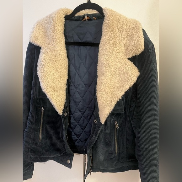Free people corduroy fur collar jacket. - Picture 4 of 10